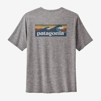 Patagonia M's Cap Cool Daily Graphic Shirt - Water Boardshort Logo Abalone Blue: Feath - M